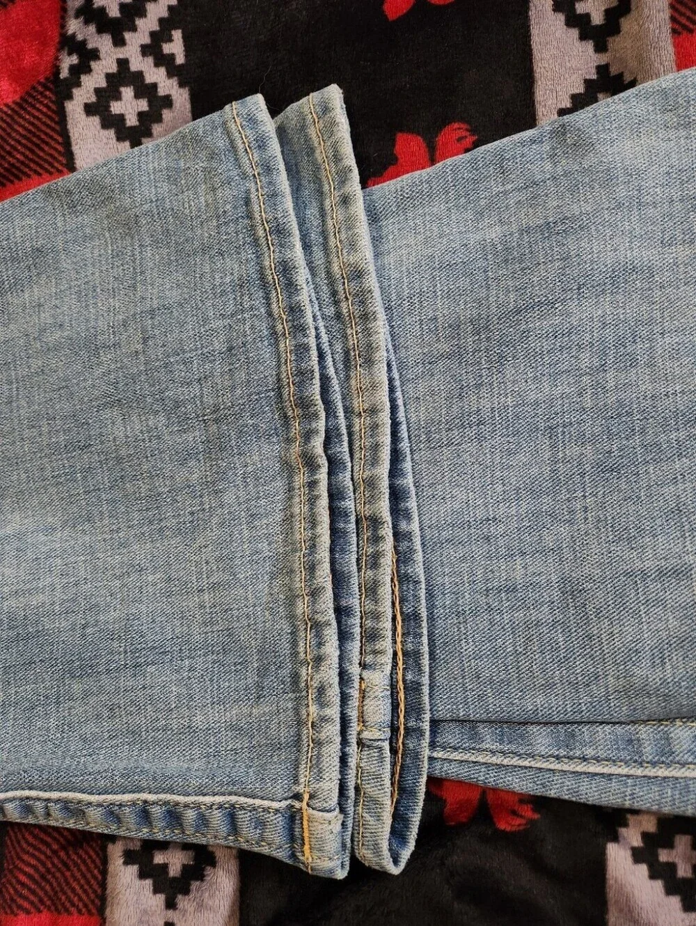 True Religion Y2K Caroline Lady Godiva Patch Low Rise Flare Jeans 26 Premium! - Picture 7 of 11